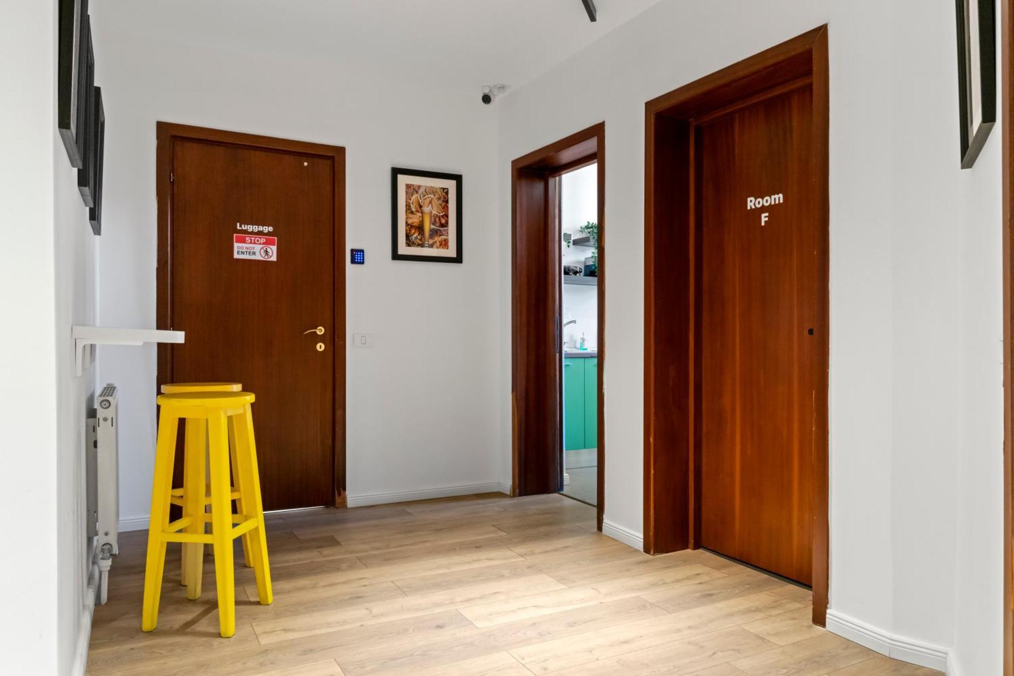 Nest Boutique Hostel Букурещ Екстериор снимка