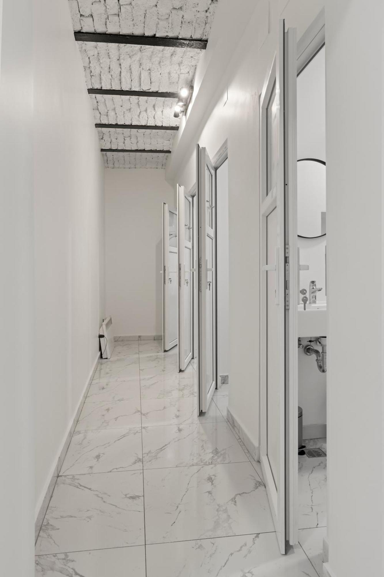 Nest Boutique Hostel Букурещ Екстериор снимка