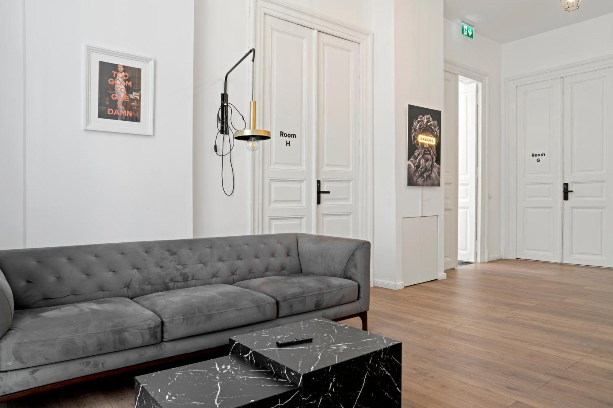Nest Boutique Hostel Букурещ Екстериор снимка