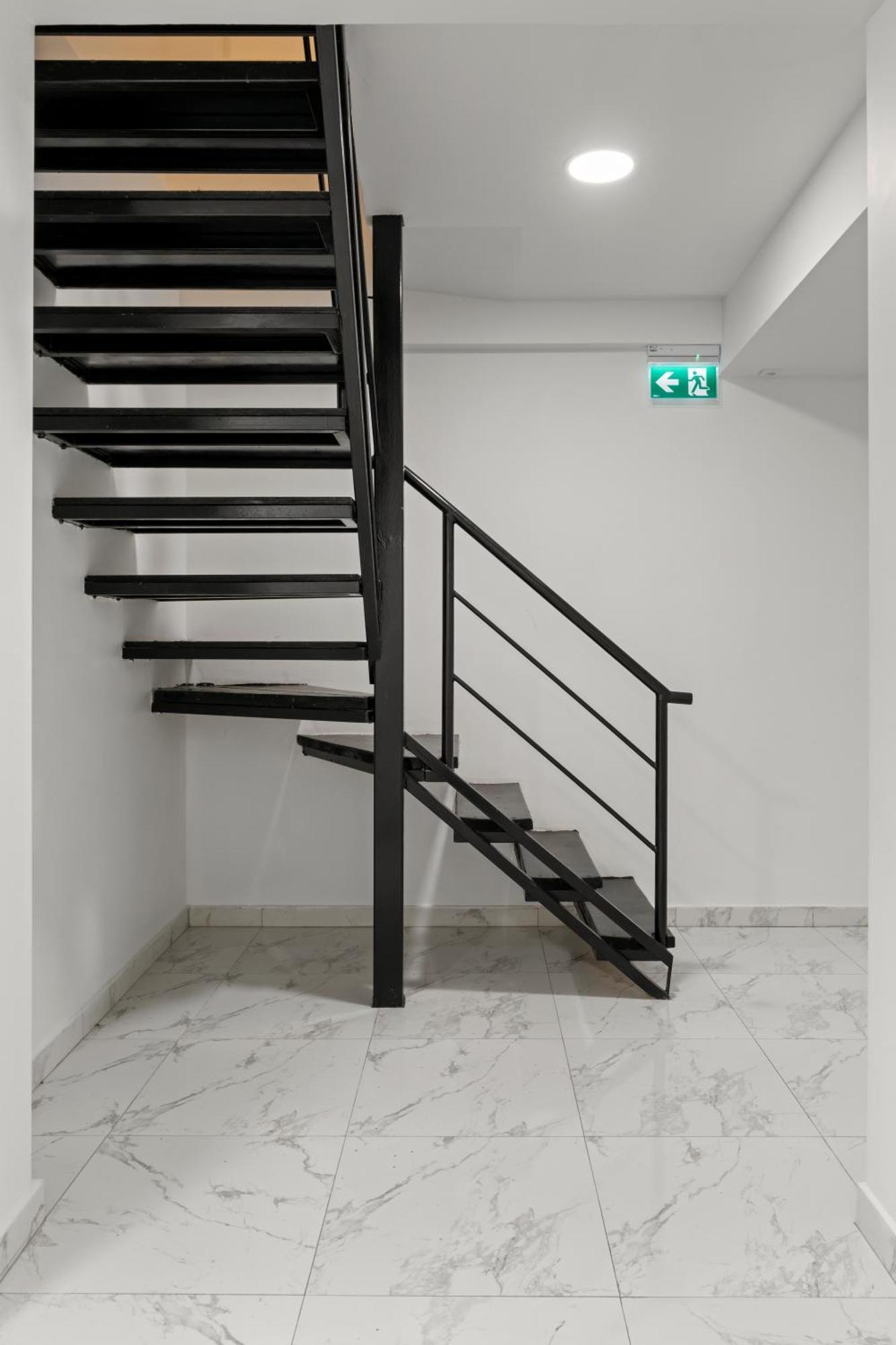 Nest Boutique Hostel Букурещ Екстериор снимка