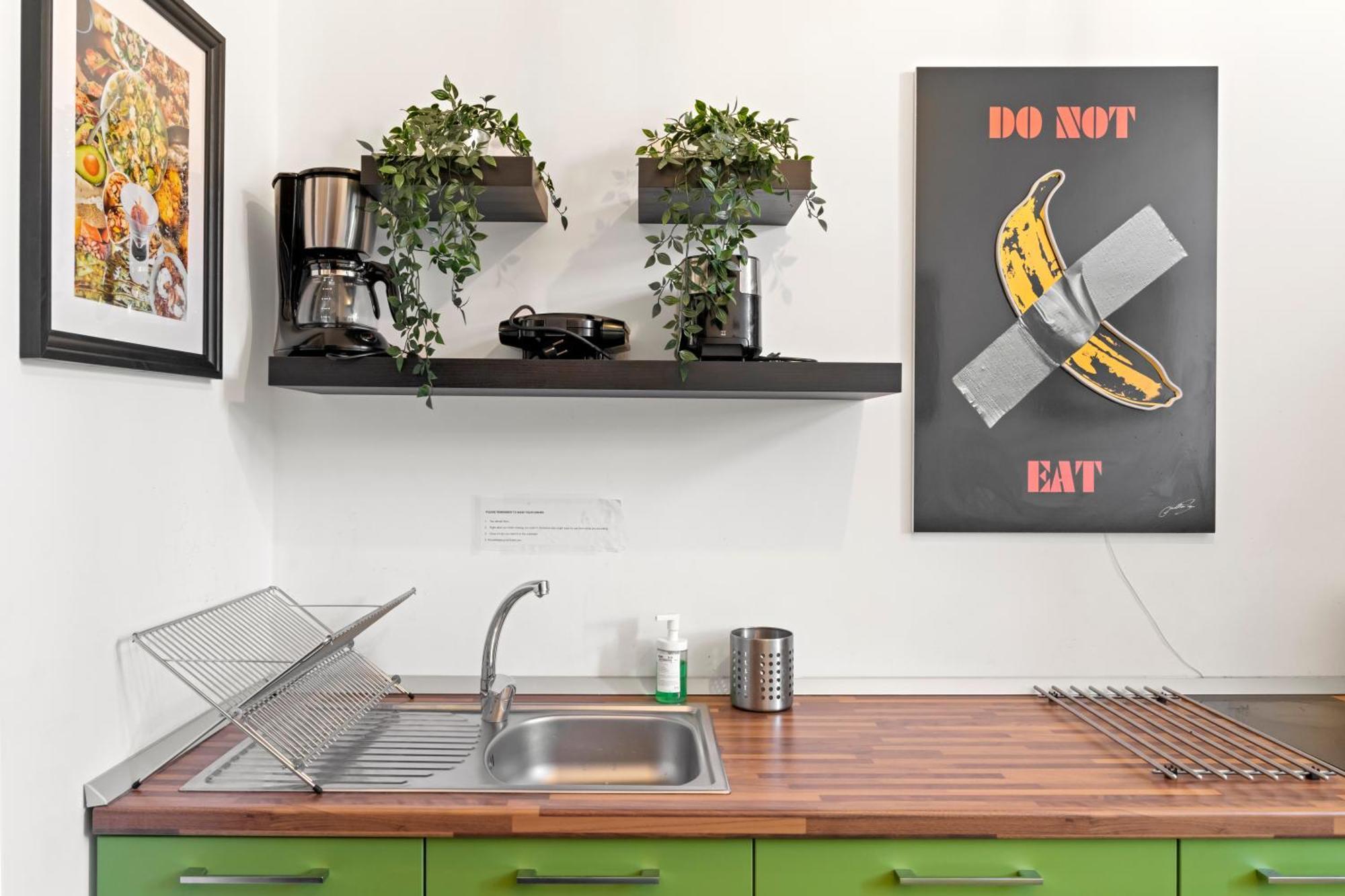 Nest Boutique Hostel Букурещ Екстериор снимка