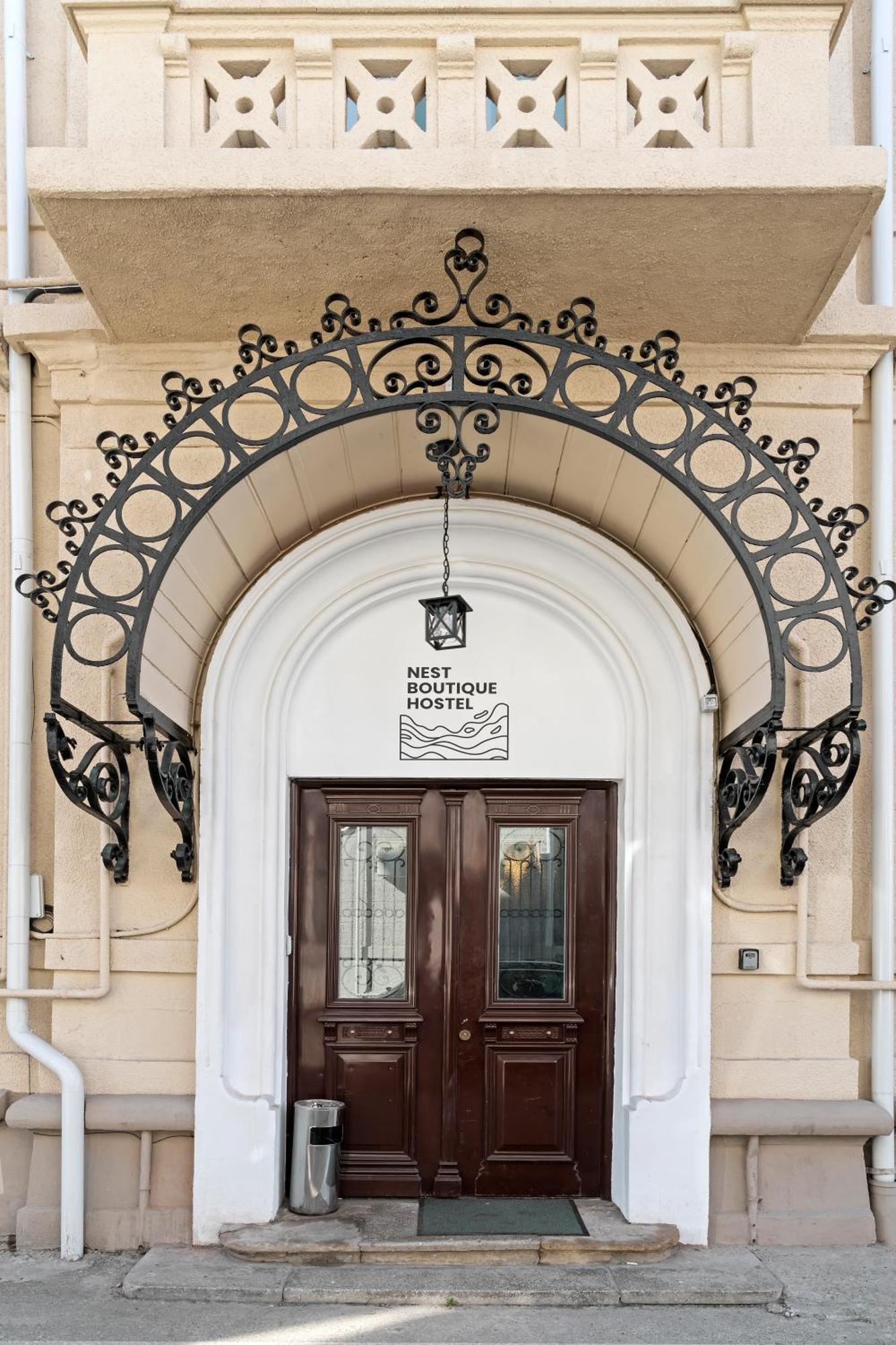 Nest Boutique Hostel Букурещ Екстериор снимка